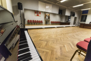 Sala Kominkowa - 70m2 - pianino